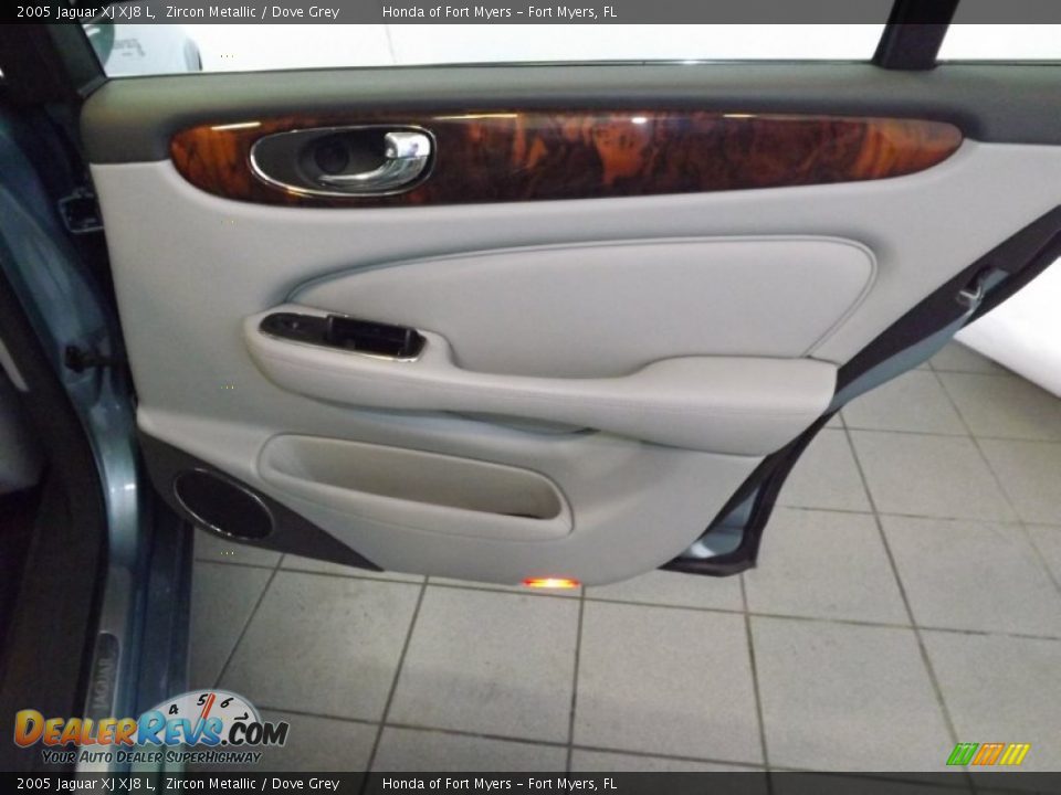 2005 Jaguar XJ XJ8 L Zircon Metallic / Dove Grey Photo #28