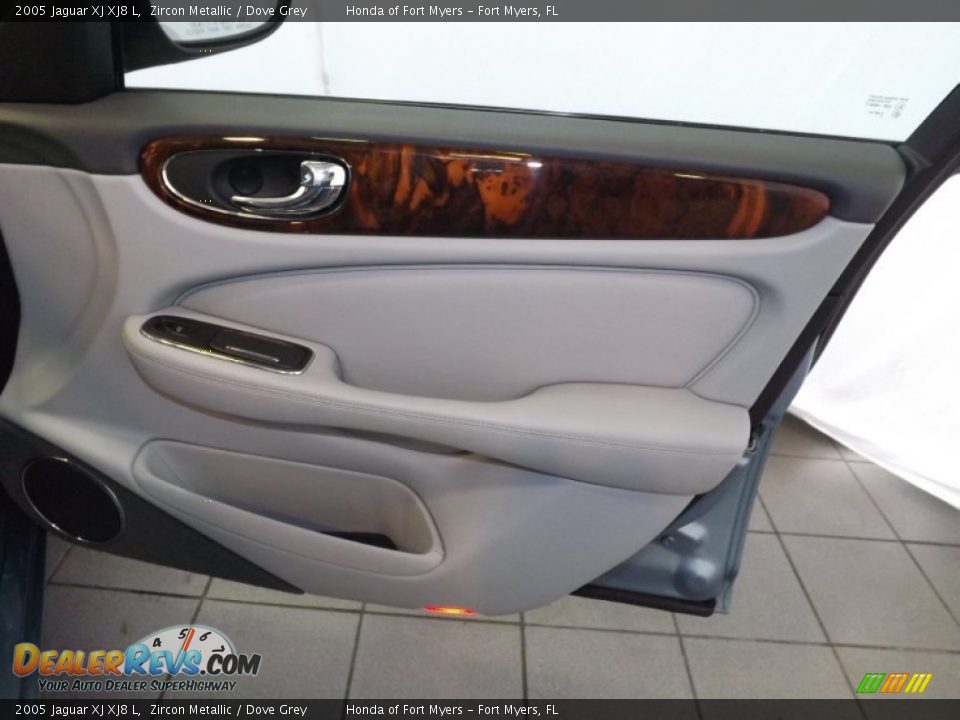 2005 Jaguar XJ XJ8 L Zircon Metallic / Dove Grey Photo #31