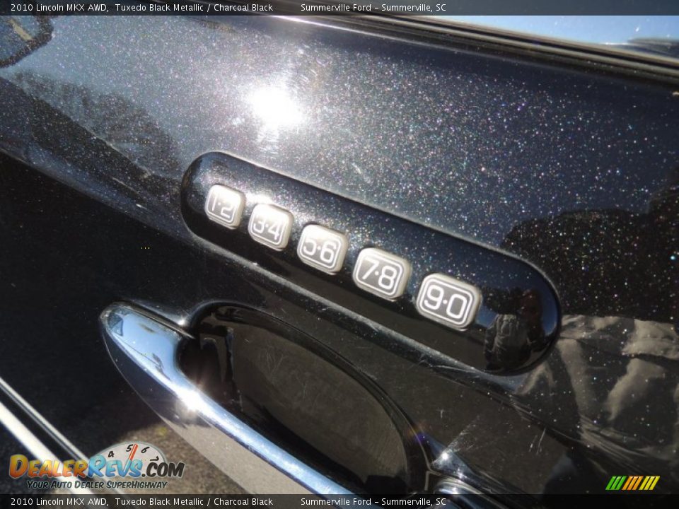 2010 Lincoln MKX AWD Tuxedo Black Metallic / Charcoal Black Photo #3