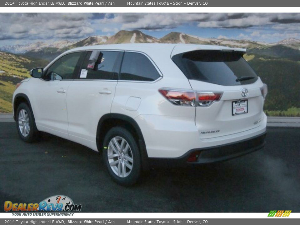 2014 Toyota Highlander LE AWD Blizzard White Pearl / Ash Photo #3