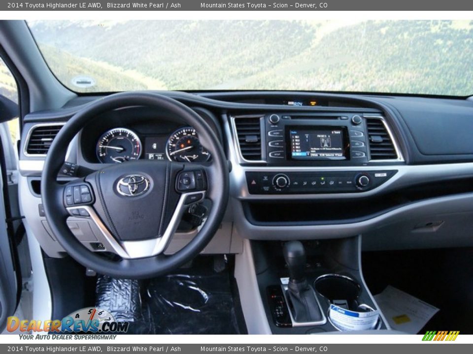 2014 Toyota Highlander LE AWD Blizzard White Pearl / Ash Photo #6