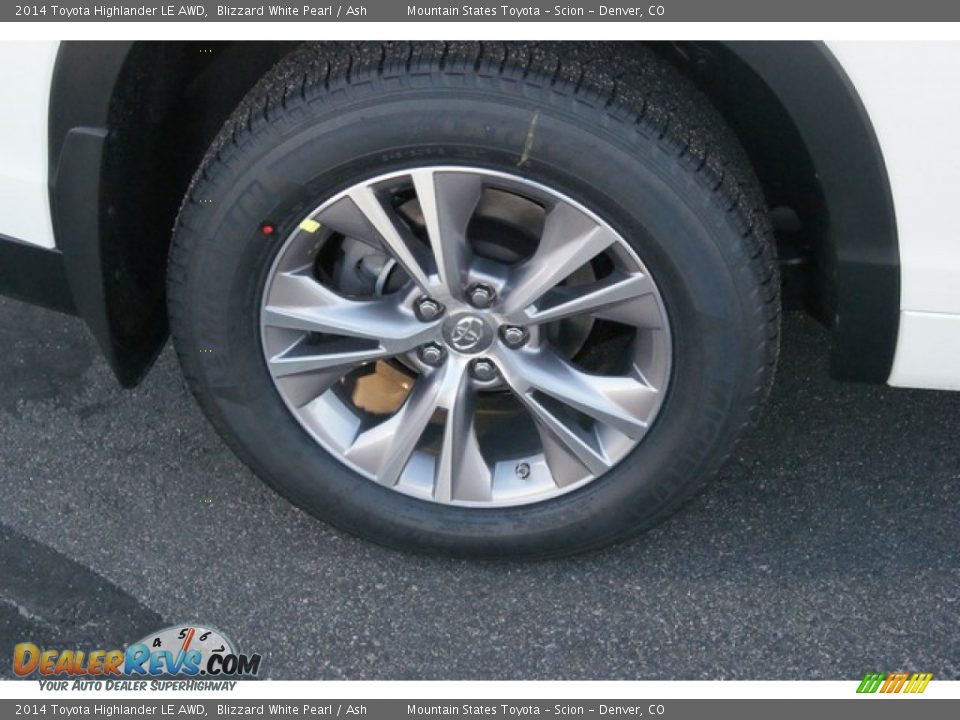 2014 Toyota Highlander LE AWD Blizzard White Pearl / Ash Photo #10
