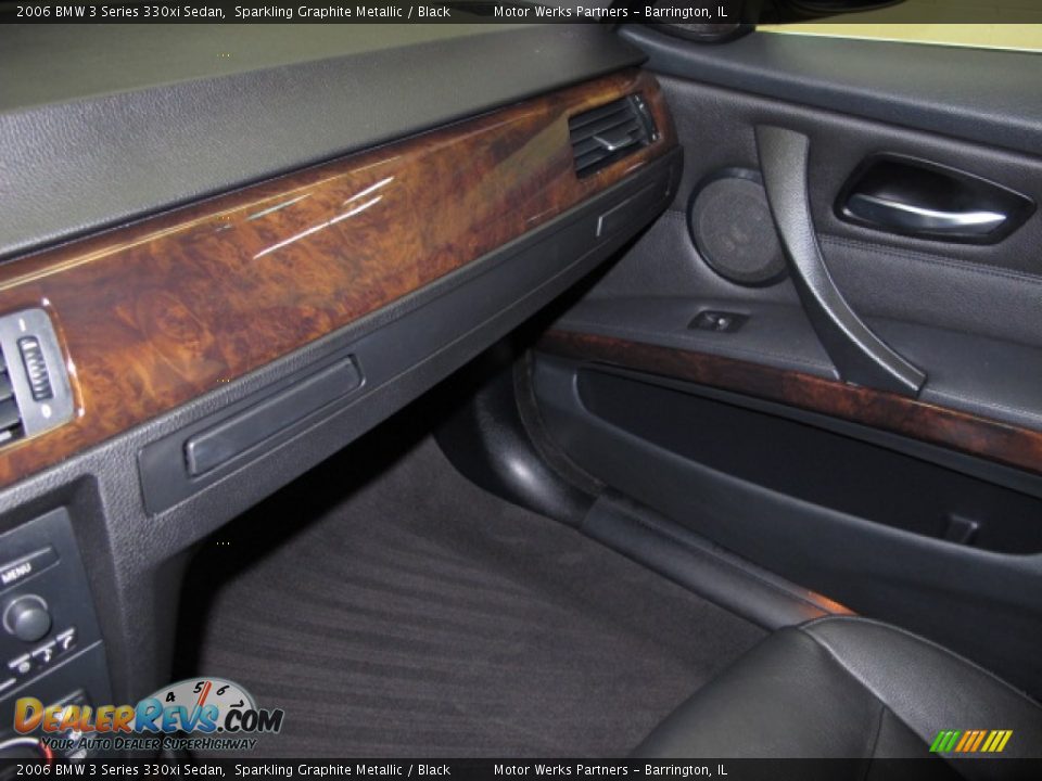 2006 BMW 3 Series 330xi Sedan Sparkling Graphite Metallic / Black Photo #24