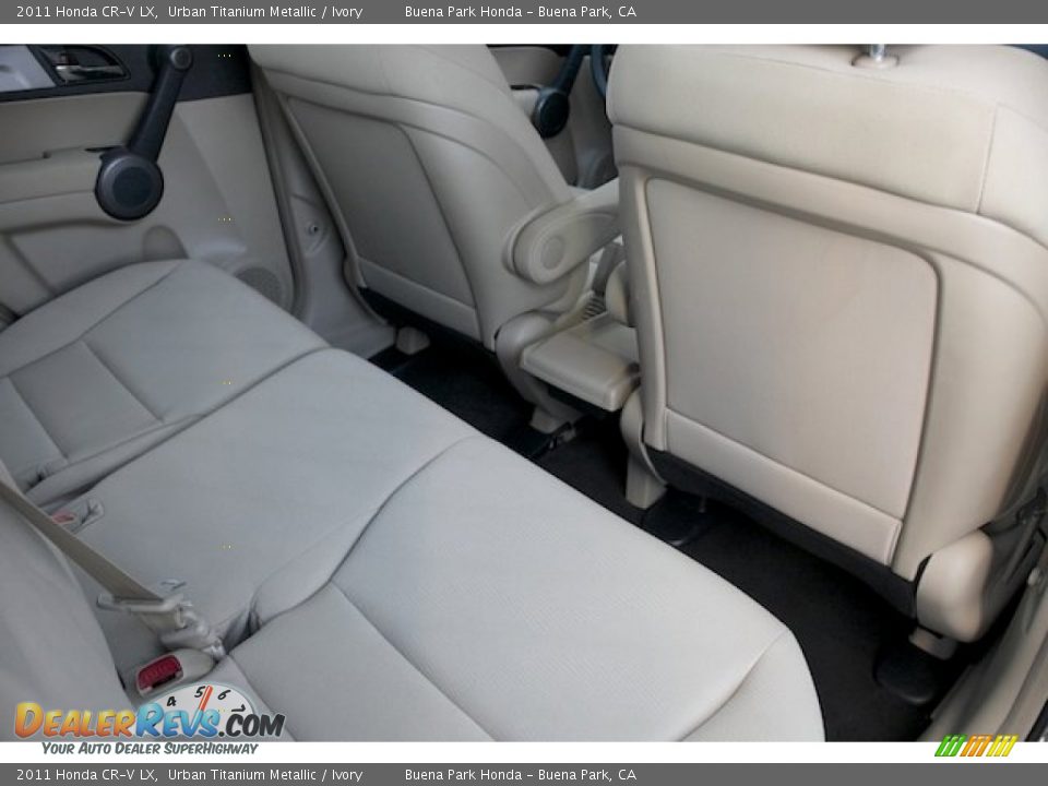 2011 Honda CR-V LX Urban Titanium Metallic / Ivory Photo #18
