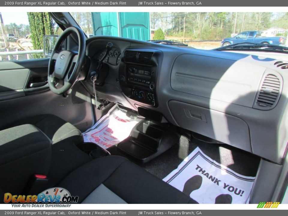 2009 Ford Ranger XL Regular Cab Oxford White / Medium Dark Flint Photo #33