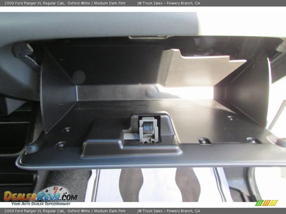 2009 Ford Ranger XL Regular Cab Oxford White / Medium Dark Flint Photo #34
