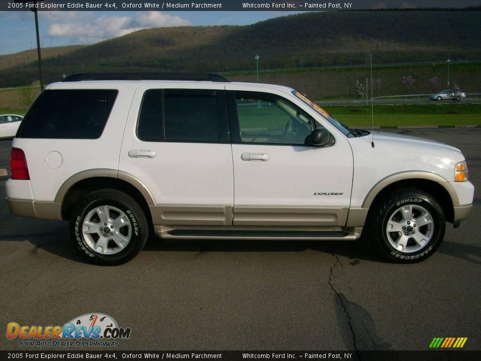 2005 Ford Explorer Eddie Bauer 4x4 Oxford White / Medium Parchment Photo #5