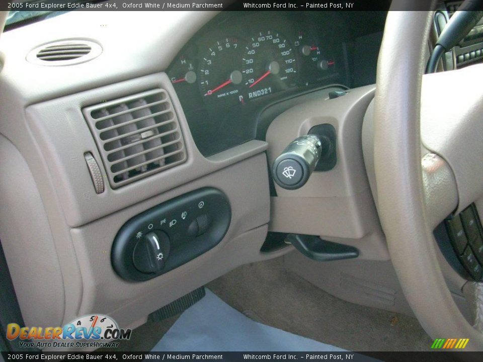 2005 Ford Explorer Eddie Bauer 4x4 Oxford White / Medium Parchment Photo #15