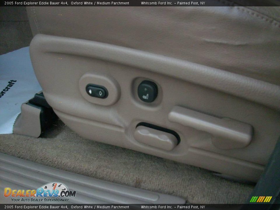 2005 Ford Explorer Eddie Bauer 4x4 Oxford White / Medium Parchment Photo #16