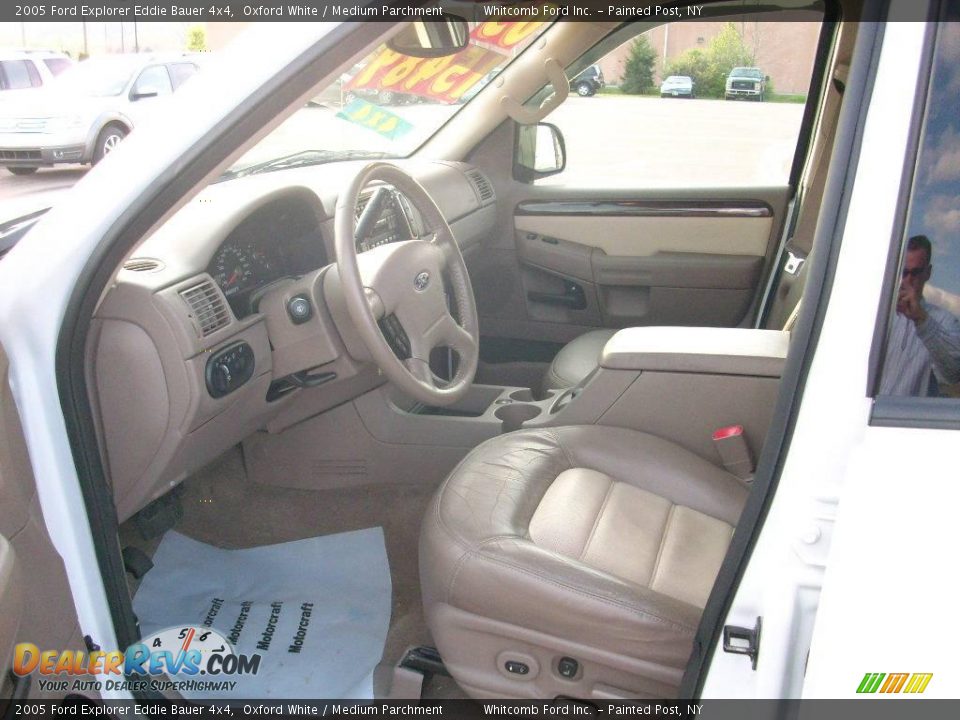 2005 Ford Explorer Eddie Bauer 4x4 Oxford White / Medium Parchment Photo #17