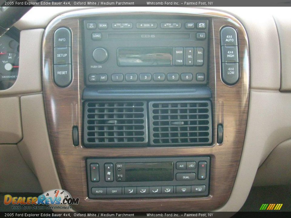 2005 Ford Explorer Eddie Bauer 4x4 Oxford White / Medium Parchment Photo #19