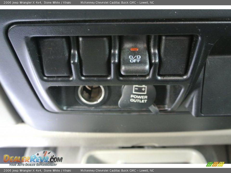 2006 Jeep Wrangler X 4x4 Stone White / Khaki Photo #14