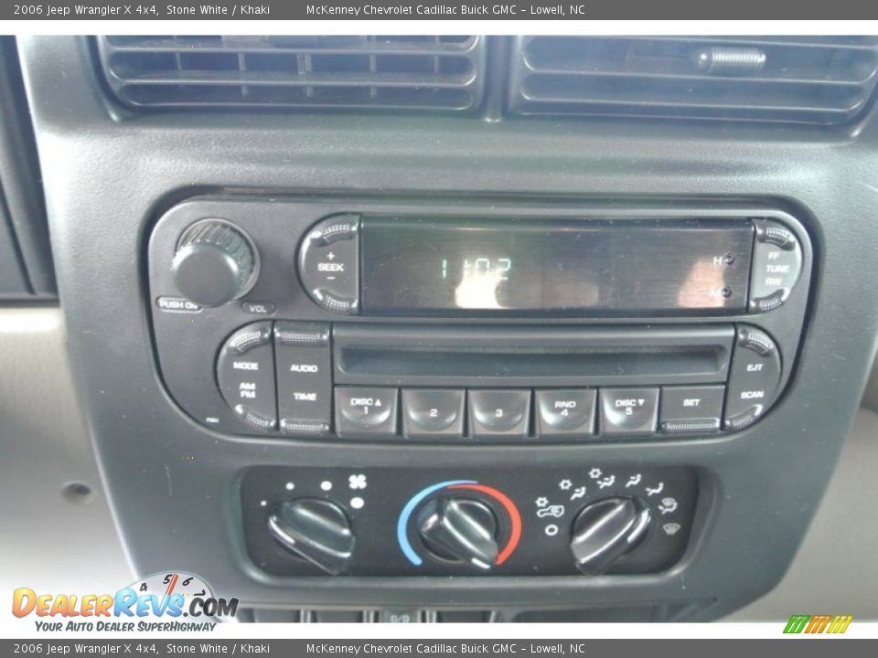 2006 Jeep Wrangler X 4x4 Stone White / Khaki Photo #16