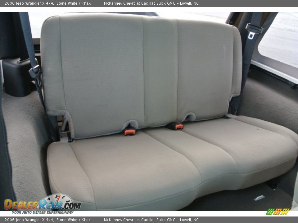 2006 Jeep Wrangler X 4x4 Stone White / Khaki Photo #20