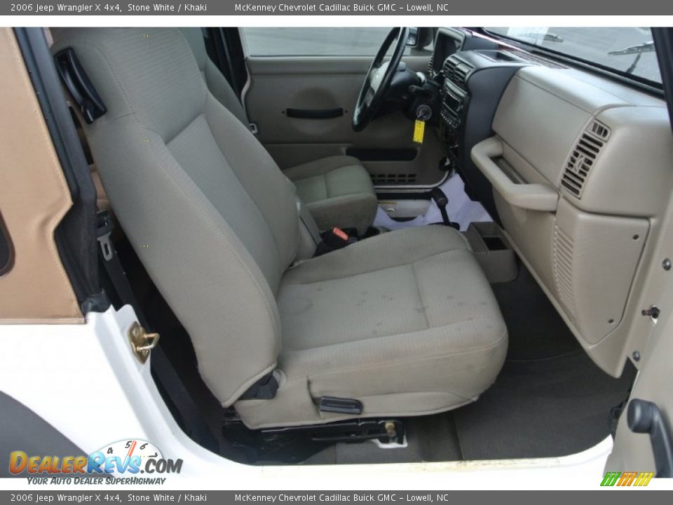 2006 Jeep Wrangler X 4x4 Stone White / Khaki Photo #21
