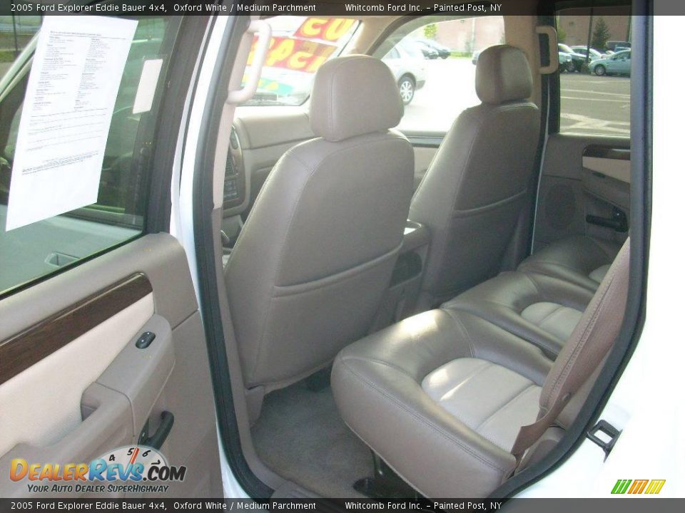 2005 Ford Explorer Eddie Bauer 4x4 Oxford White / Medium Parchment Photo #26