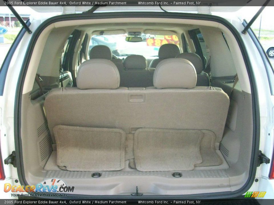 2005 Ford Explorer Eddie Bauer 4x4 Oxford White / Medium Parchment Photo #28