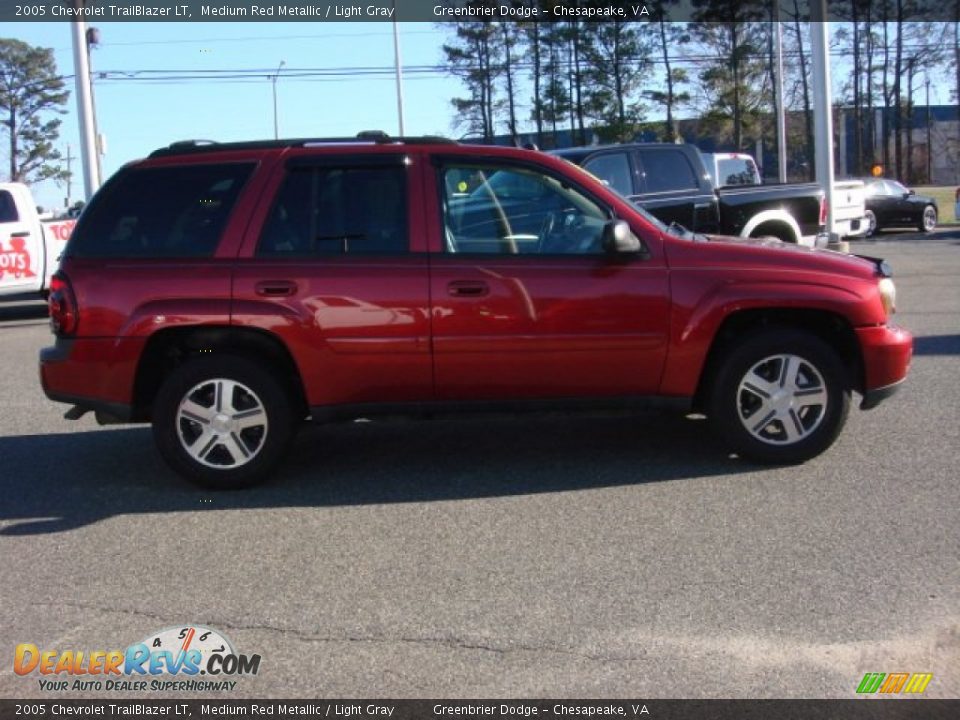 2005 Chevrolet TrailBlazer LT Medium Red Metallic / Light Gray Photo #11