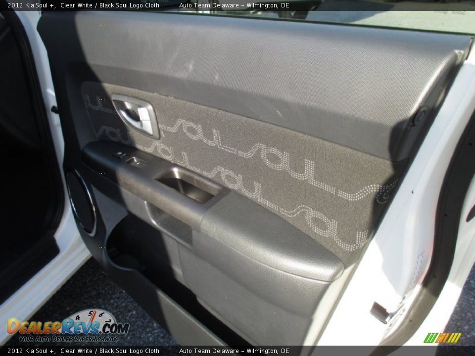 2012 Kia Soul + Clear White / Black Soul Logo Cloth Photo #20