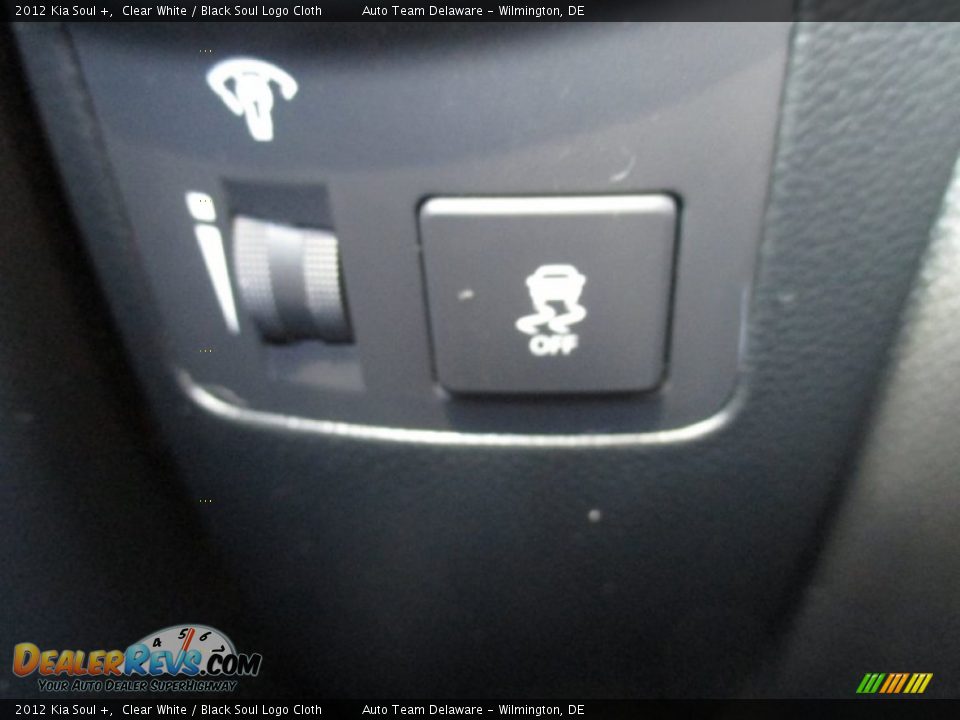 2012 Kia Soul + Clear White / Black Soul Logo Cloth Photo #23