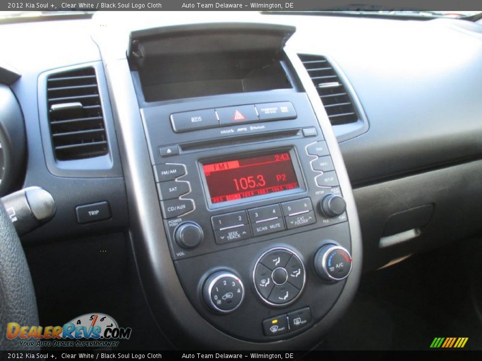 2012 Kia Soul + Clear White / Black Soul Logo Cloth Photo #27