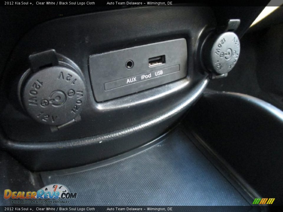 2012 Kia Soul + Clear White / Black Soul Logo Cloth Photo #28