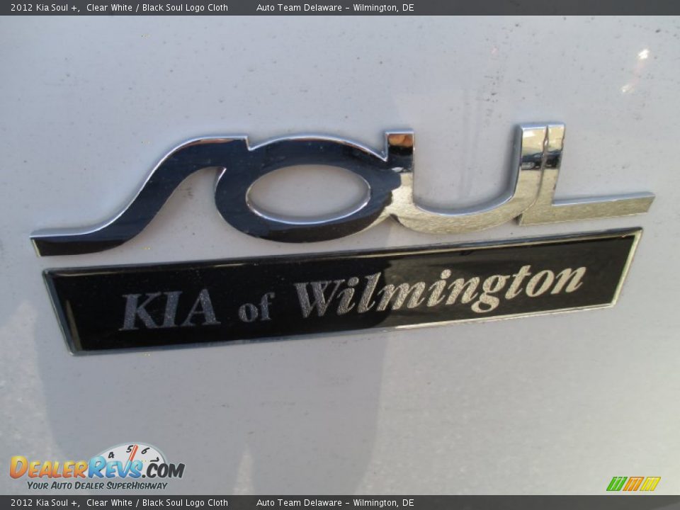 2012 Kia Soul + Clear White / Black Soul Logo Cloth Photo #33