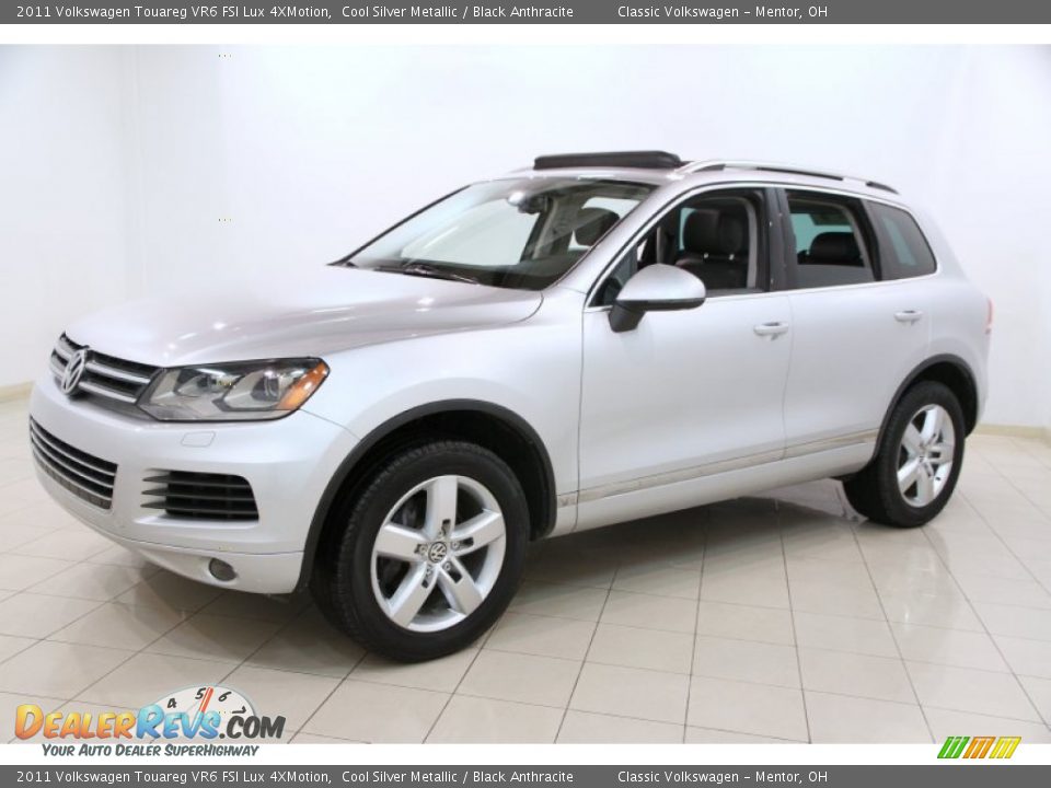 2011 Volkswagen Touareg VR6 FSI Lux 4XMotion Cool Silver Metallic / Black Anthracite Photo #3