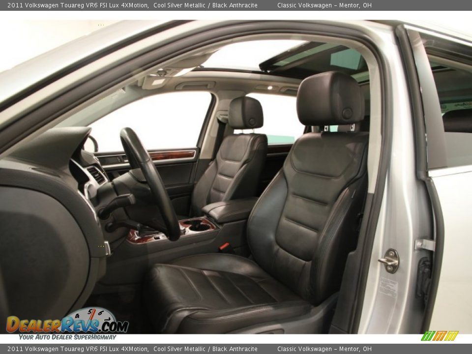 2011 Volkswagen Touareg VR6 FSI Lux 4XMotion Cool Silver Metallic / Black Anthracite Photo #5