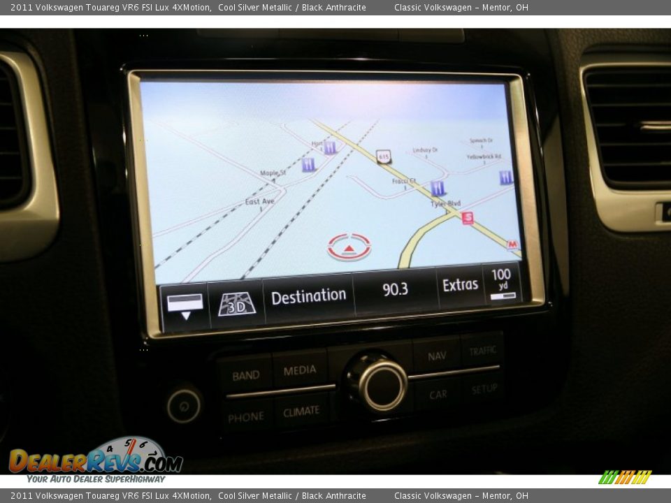 2011 Volkswagen Touareg VR6 FSI Lux 4XMotion Cool Silver Metallic / Black Anthracite Photo #8