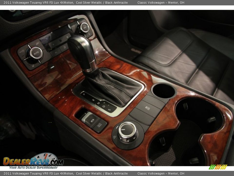 2011 Volkswagen Touareg VR6 FSI Lux 4XMotion Cool Silver Metallic / Black Anthracite Photo #9