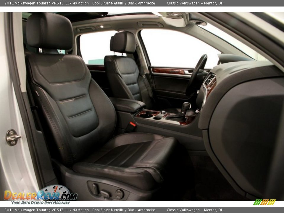 2011 Volkswagen Touareg VR6 FSI Lux 4XMotion Cool Silver Metallic / Black Anthracite Photo #10