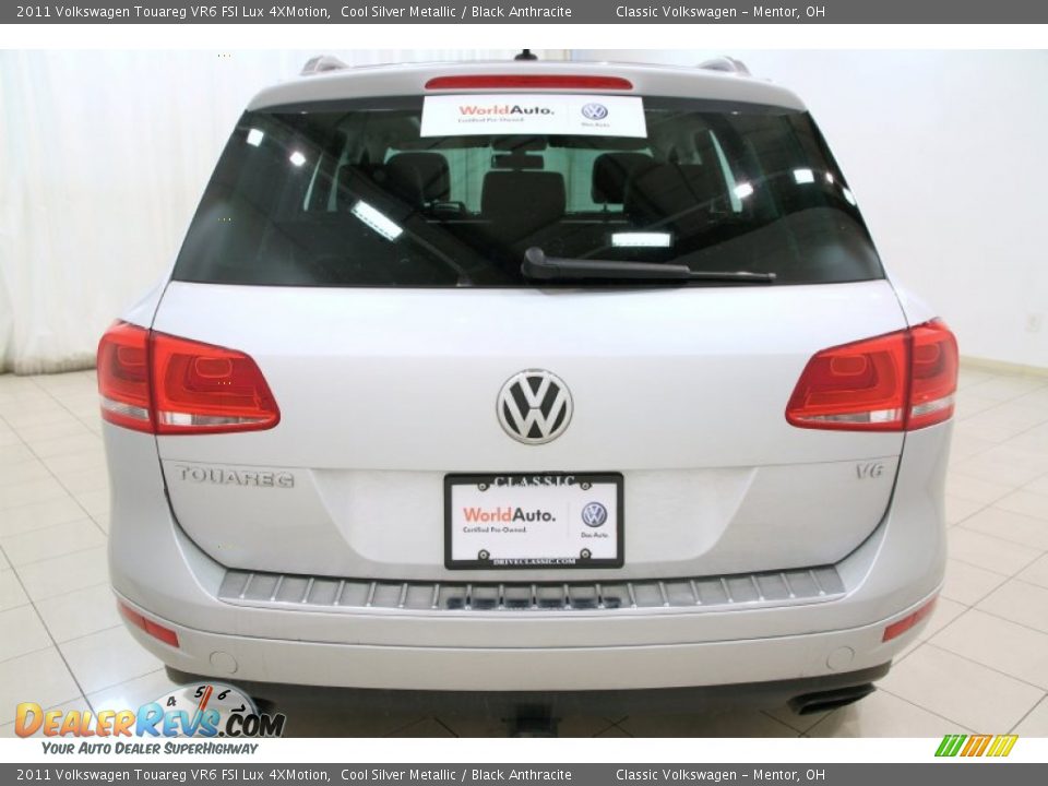 2011 Volkswagen Touareg VR6 FSI Lux 4XMotion Cool Silver Metallic / Black Anthracite Photo #13