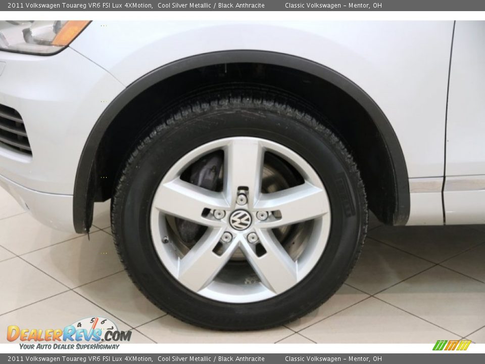 2011 Volkswagen Touareg VR6 FSI Lux 4XMotion Cool Silver Metallic / Black Anthracite Photo #15