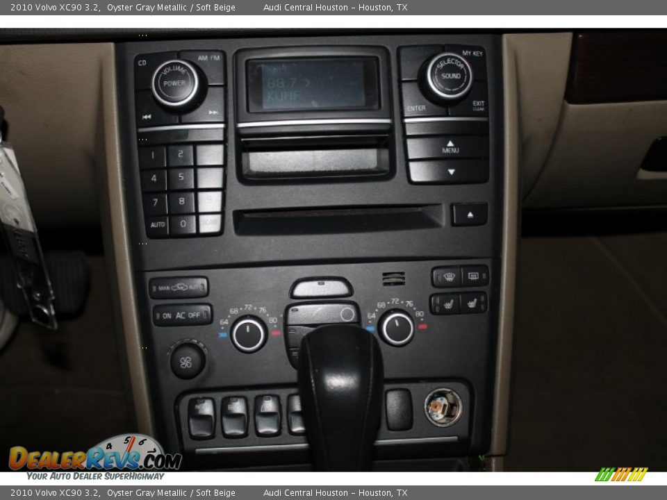 2010 Volvo XC90 3.2 Oyster Gray Metallic / Soft Beige Photo #16