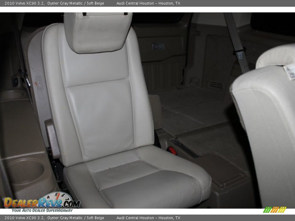 2010 Volvo XC90 3.2 Oyster Gray Metallic / Soft Beige Photo #25