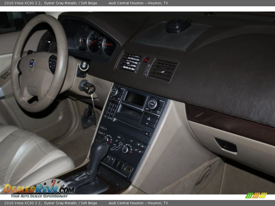 2010 Volvo XC90 3.2 Oyster Gray Metallic / Soft Beige Photo #28