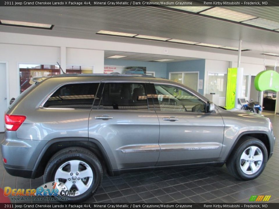 2011 Jeep Grand Cherokee Laredo X Package 4x4 Mineral Gray Metallic / Dark Graystone/Medium Graystone Photo #9