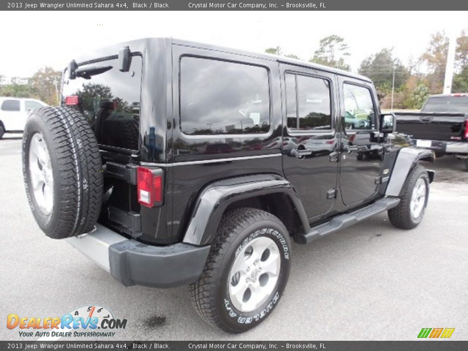 2013 Jeep Wrangler Unlimited Sahara 4x4 Black / Black Photo #9