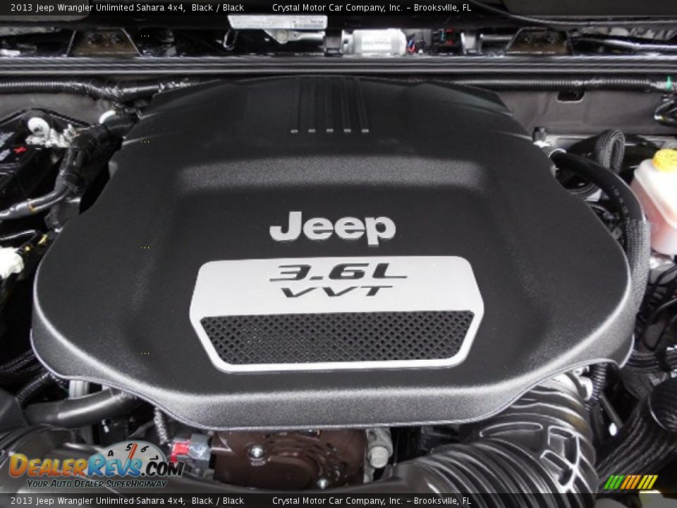 2013 Jeep Wrangler Unlimited Sahara 4x4 Black / Black Photo #17