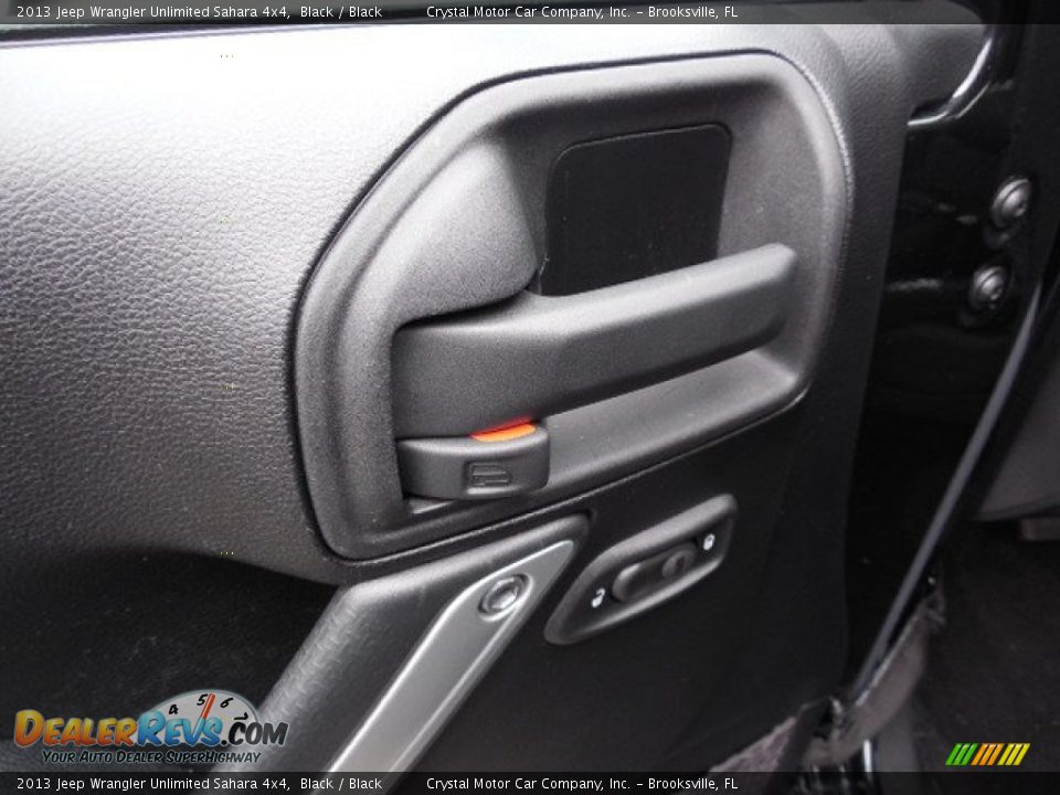 2013 Jeep Wrangler Unlimited Sahara 4x4 Black / Black Photo #18
