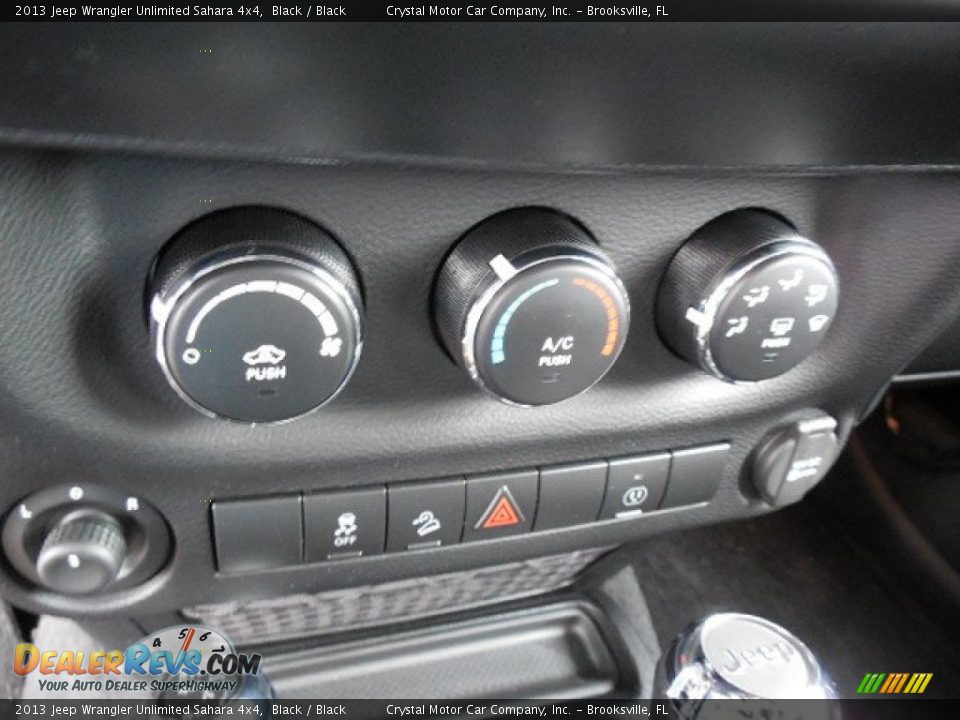 2013 Jeep Wrangler Unlimited Sahara 4x4 Black / Black Photo #21