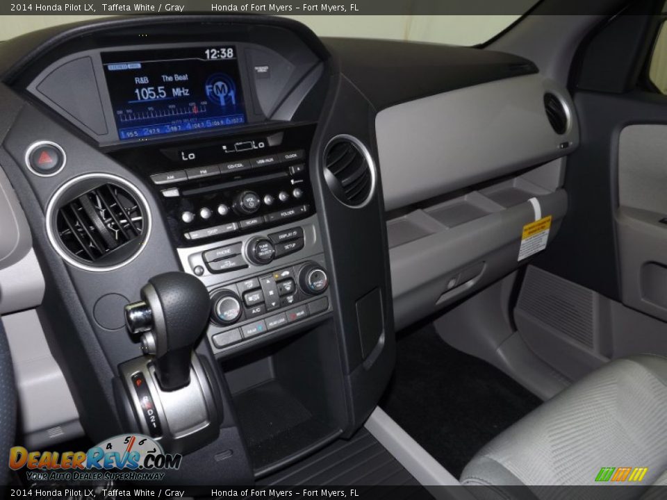Controls of 2014 Honda Pilot LX Photo #12