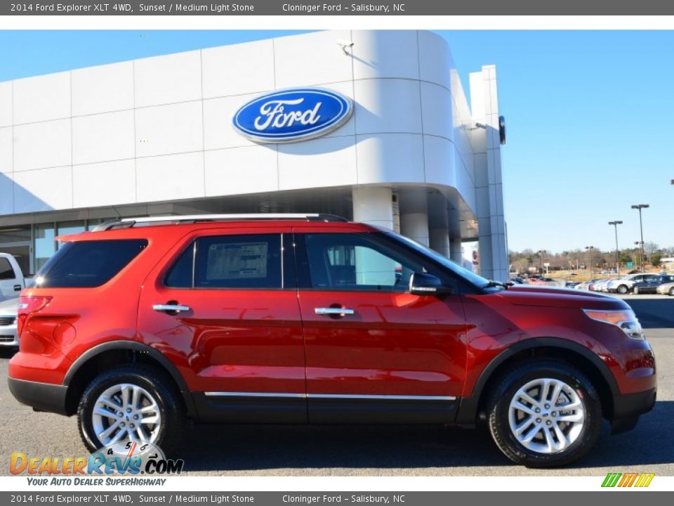 Sunset 2014 Ford Explorer XLT 4WD Photo #2