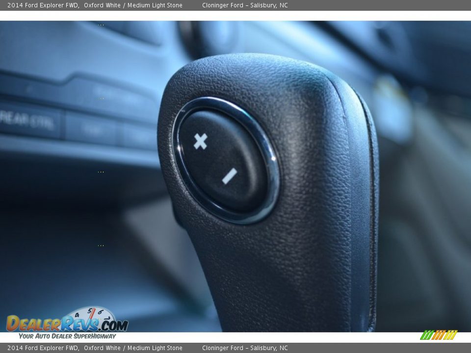 2014 Ford Explorer FWD Oxford White / Medium Light Stone Photo #18