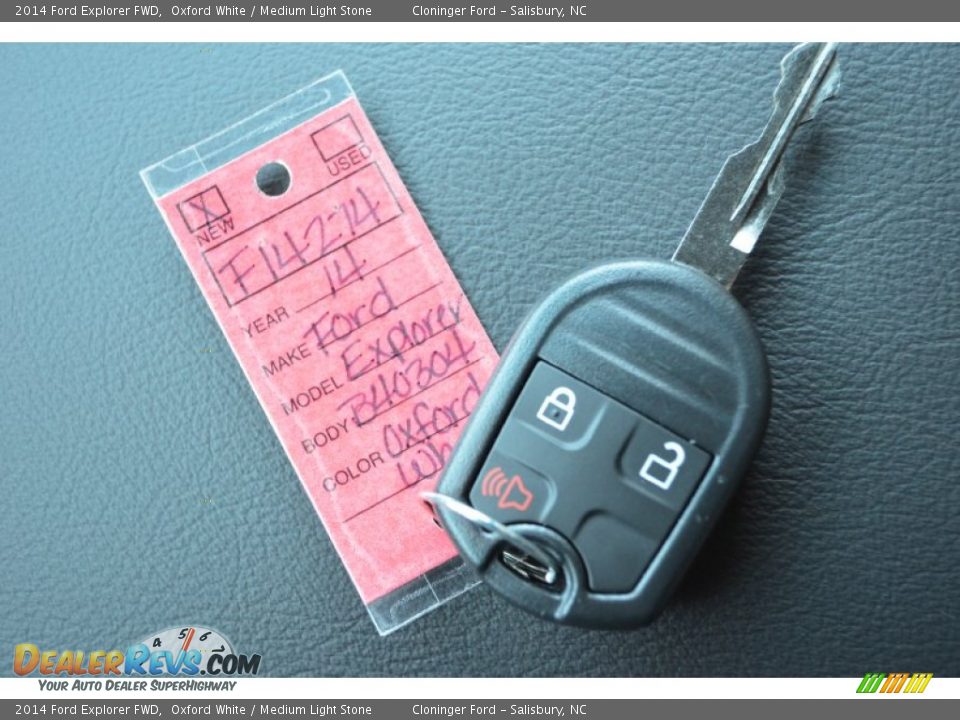 2014 Ford Explorer FWD Oxford White / Medium Light Stone Photo #24
