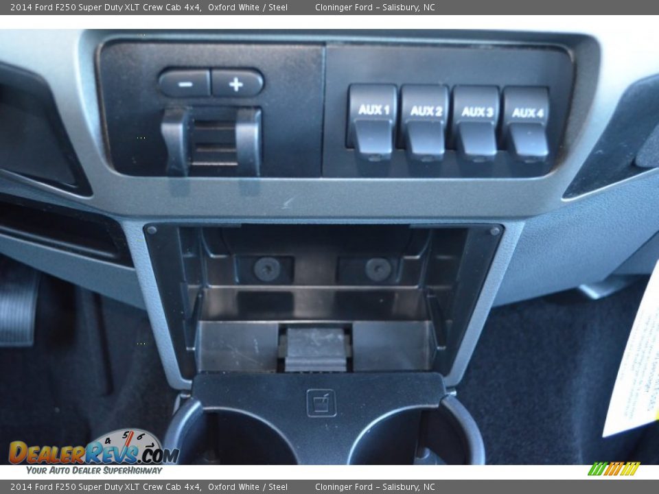 Controls of 2014 Ford F250 Super Duty XLT Crew Cab 4x4 Photo #16