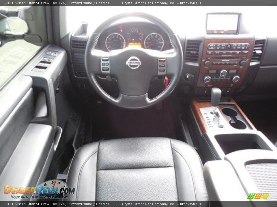 2011 Nissan Titan SL Crew Cab 4x4 Blizzard White / Charcoal Photo #6