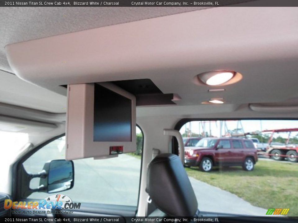 2011 Nissan Titan SL Crew Cab 4x4 Blizzard White / Charcoal Photo #7
