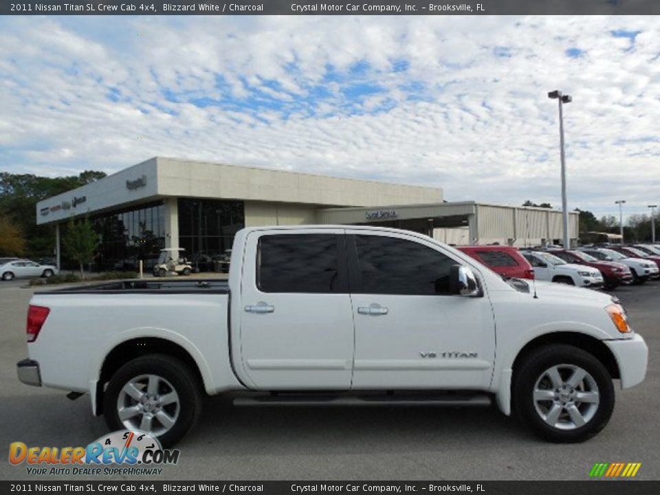 2011 Nissan Titan SL Crew Cab 4x4 Blizzard White / Charcoal Photo #10